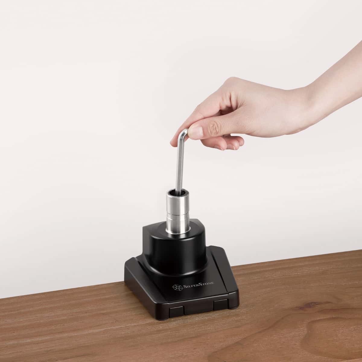 Silverstone SilverStone ARM13 Single Monitor Arm w/ Mechanical Spring Design & Versatile Adjustability, For Monitors Up To 32" Size & 9kg, VESA Mounting Interface, 100mm x 100mm Mounting Hole, Black | SST-ARM13 - thumbnail 2