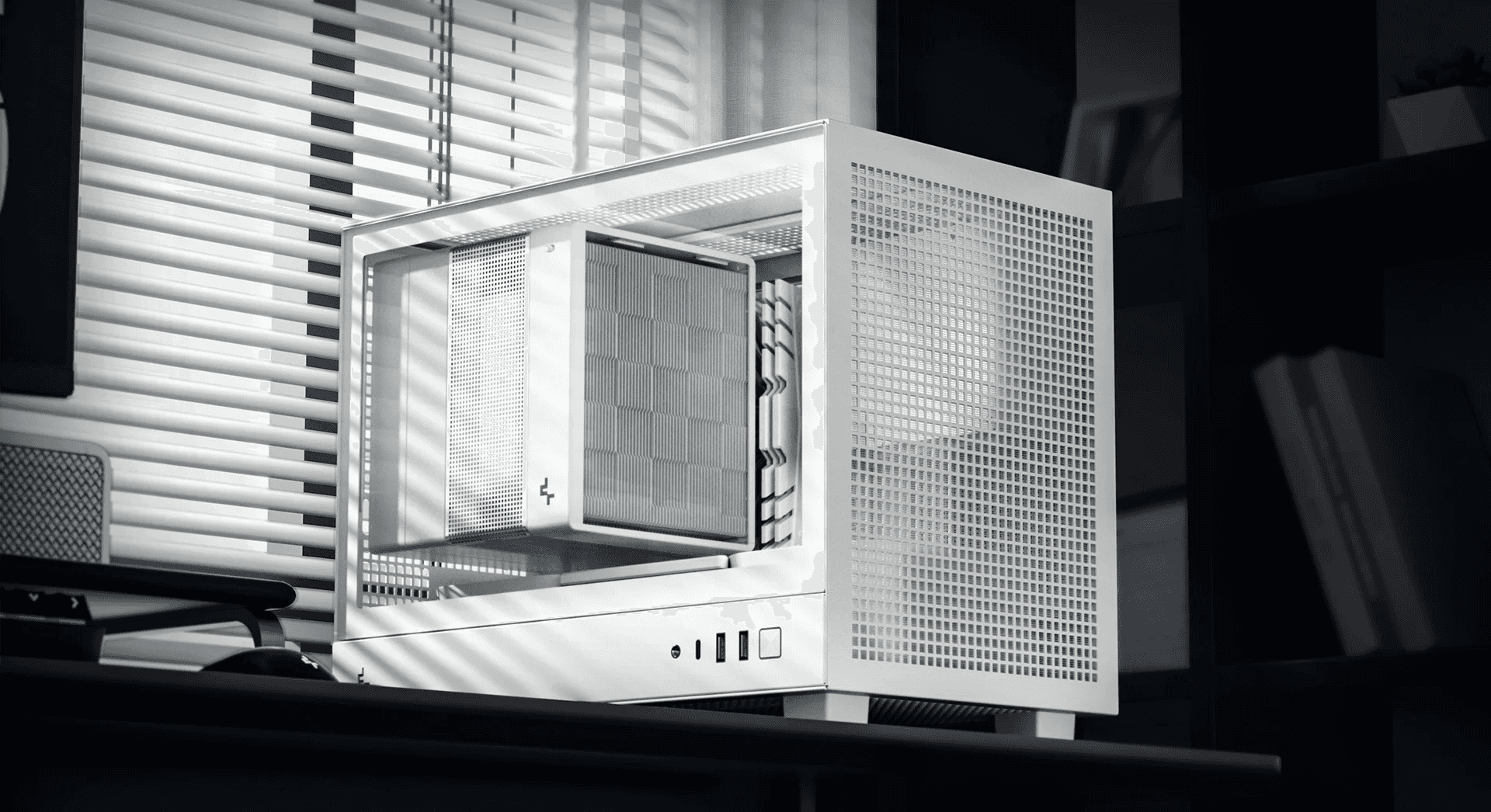 Nanotech Nanotech - Go Travel-friendly Portable Gaming PC, (AMD Ryzen 9 9950X, 32 GB RAM, Samsung 990 Pro 2TB SSD, RTX 4070 Super 12GB) - thumbnail 3