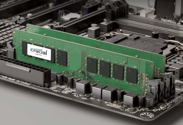 Crucial Crucial 32GB Desktop DDR4 3200 MHz UDIMM Memory Module, 22 CAS Latency, PC4-25600, Non-ECC | CT32G4DFD832A - thumbnail 1