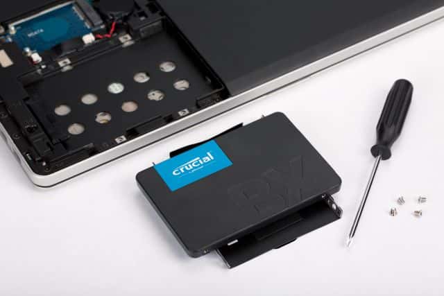 Crucial Crucial BX500 SATA 2.5" Internal SSD, 1TB Capacity, 540 Mb/s Sequential Read, 500 Mb/s Sequential Write, 360TB TBW SSD Endurance, Black | CT1000BX500SSD1 - thumbnail 3