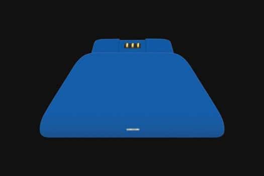 RAZER Razer Universal Quick Charging Stand For Xbox, Powered by USB, Quick Charge, Magnetic Contact System, Shock Blue | RC21-01750200-R3M1 - thumbnail 4