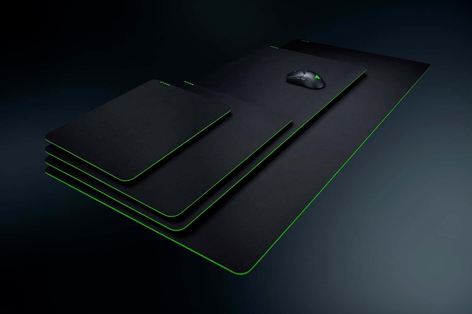 RAZER RAZER GIGANTUS MousePad V2 Medium, soft gaming  pad with a textured micro-weave cloth surface | RZ02-03330200-R3M1 - thumbnail 1