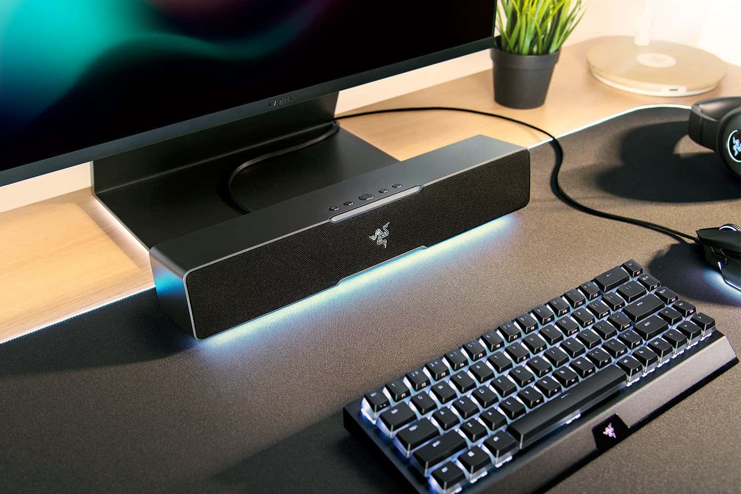Razer Leviathan V2 X PC Gaming Soundbar, Dynamic High Fidelity Audio, Razer Chroma RGB, BT 5.0, 85 Hz-20 kHz Frequency Response, USB Type C Power & Audio Delivery, Black | RZ05-04280100-R3M1 thumbnail 3