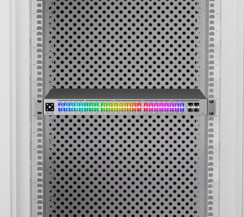 Ubiquiti Unifi Pro Max 48 PoE 48-port Switch, Layer 3 Etherlighting switch with 2.5 GbE and PoE++ output  | USW-Pro-Max-48-PoE (720W) - thumbnail 3