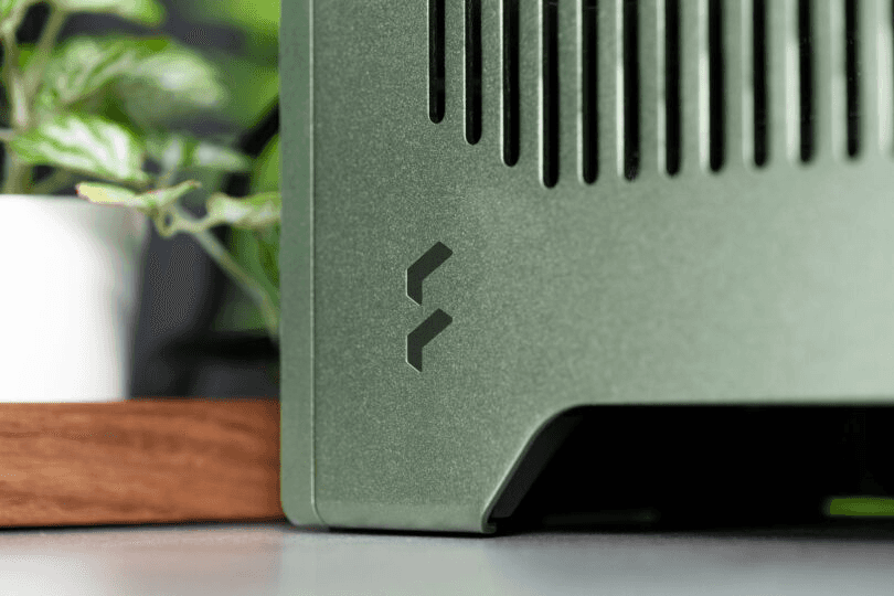 Portable Mini-ITX Gaming PC (Fractal Terra Jade), Ryzen 5 7500X3D, RTX 5070 12GB, 32GB DDR5 6000MHz, 2TB NVMe 7000MB/s, 750W SFX - thumbnail 4