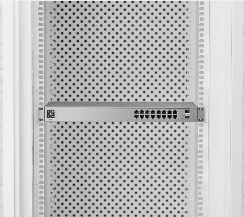 Unifi Standard 16 PoE 16-port, Layer 2 PoE Switch, Silent, Fanless Cooling System, 42W total PoE Availability| USW-16-POE (42W) thumbnail 3