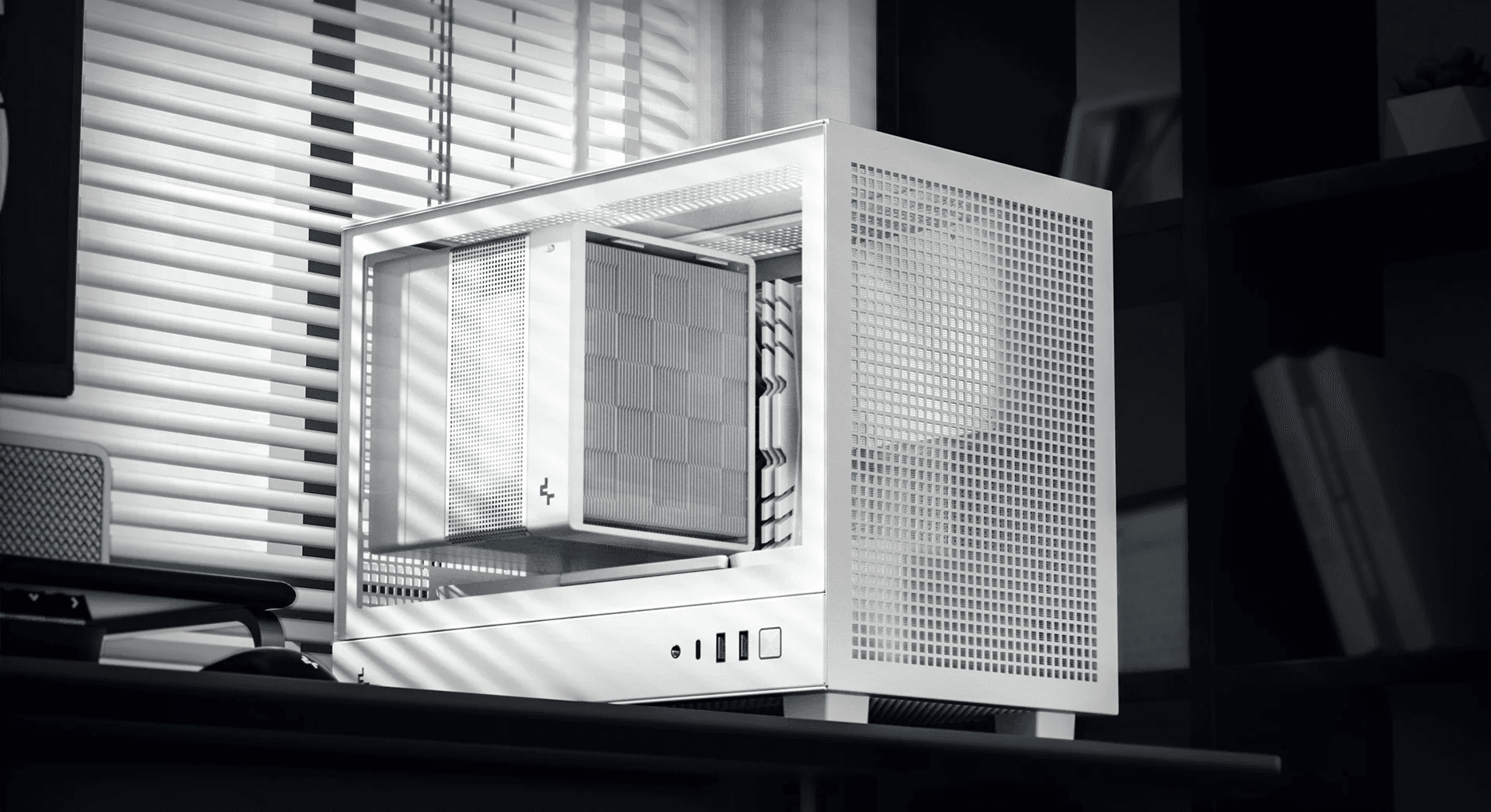 Nanotech Nanotech - Go Travel-friendly Portable Gaming PC, (AMD Ryzen 9 9950X, 32 GB RAM, Samsung 990 Pro 2TB SSD, RTX 4070 Super 12GB) - product view 3 of 8