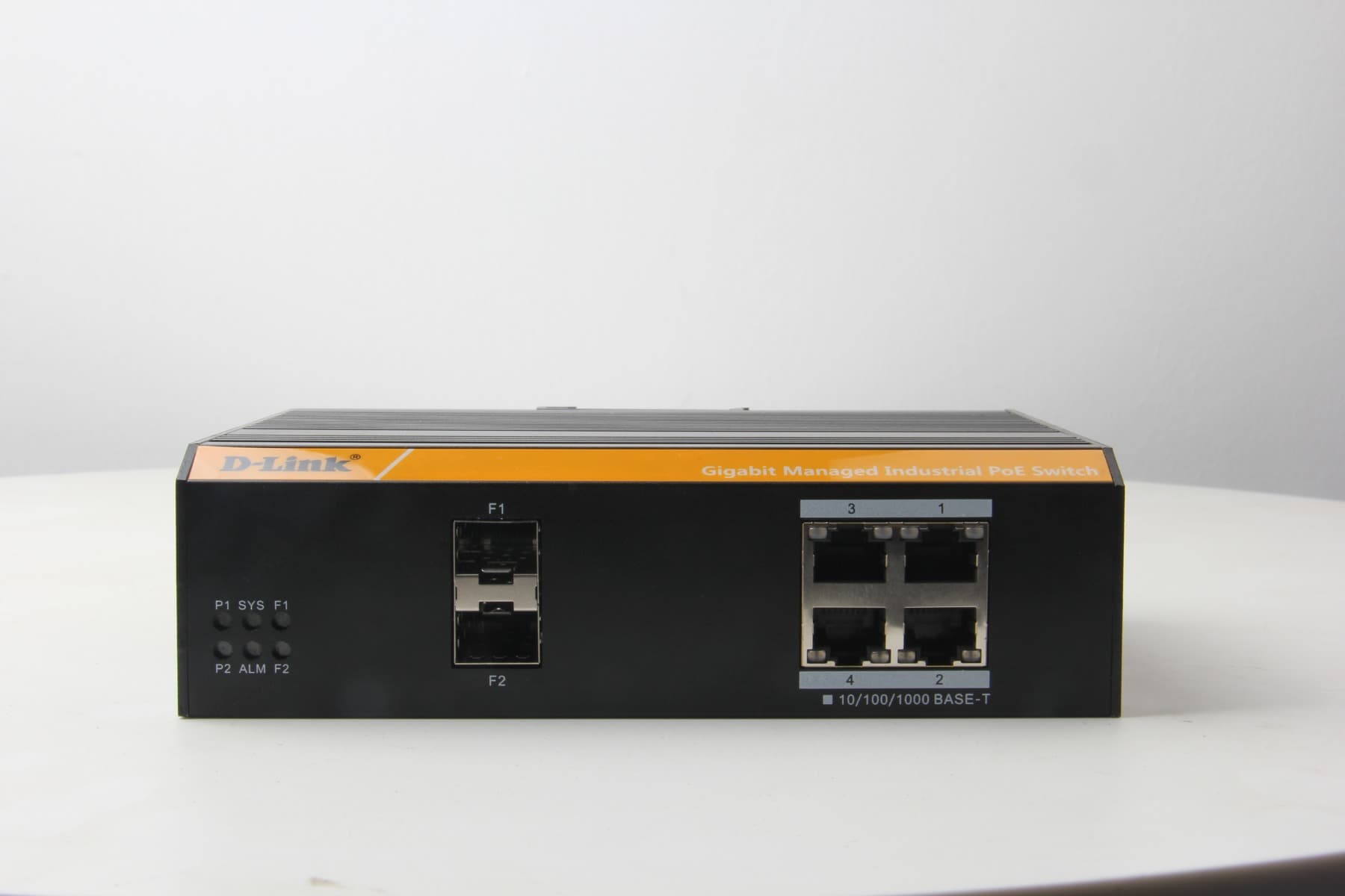D-link D-LINK / DGS-F3004P-2S / 4 PORT GIGABIT ( 4 POE - 60 WATT ) + 2 SFP LAYER 2 GIGABIT OUTDOOR MANAGED INDUSTRIAL SWITCH - product view 1 of 1