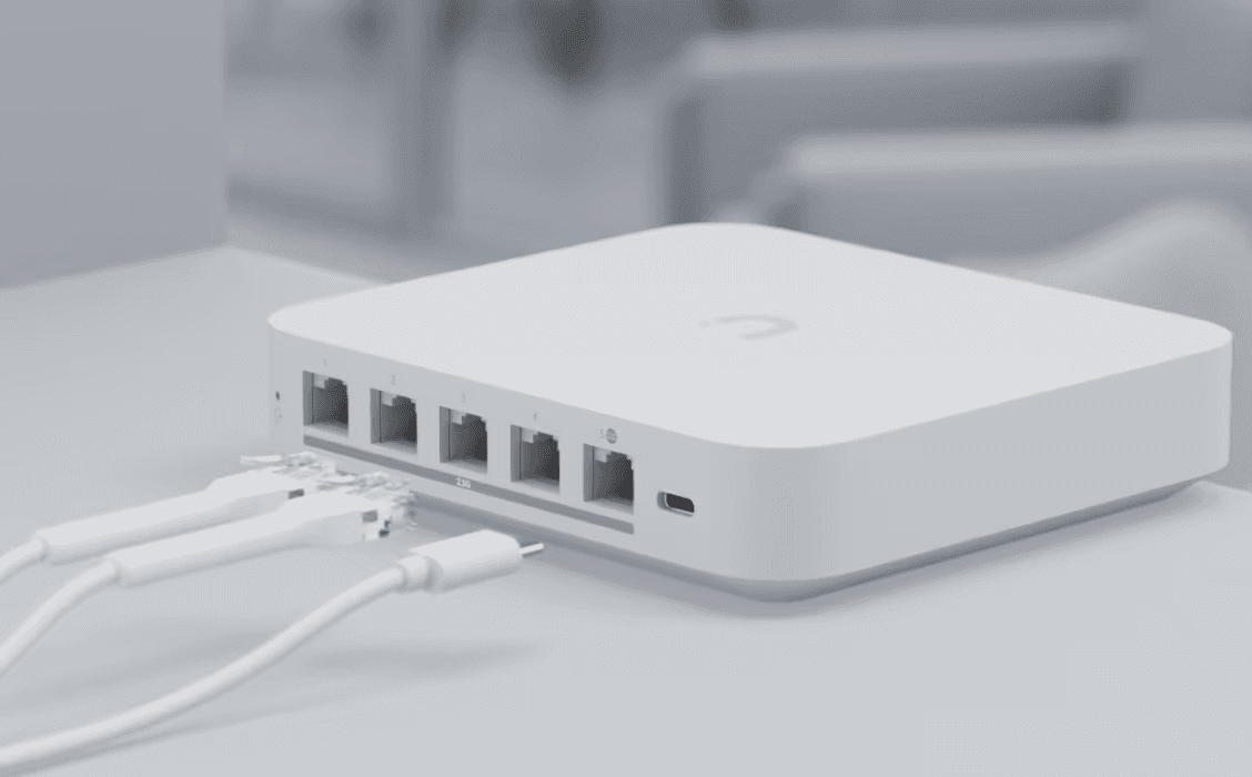 Ubiquiti Unifi UXG-Max Gateway Max Compact Multi-WAN Independent Gateway, Full 2.5G support, Managed with a CloudKey, Official UniFi Hosting, or UniFi Network Server | UXG-Max - product view 3 of 3