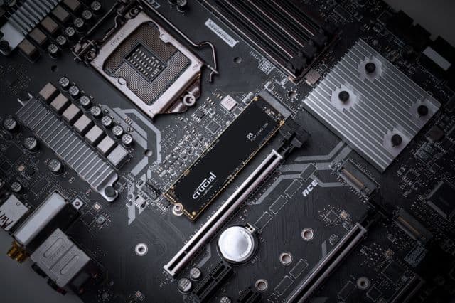 Crucial Crucial P3 500GB PCIe Internal SSD, M.2 2280 Form Factor, 3500 MB/s Sequential Read, 1900 MB/s Sequential Write, 110 Terabytes SSD Endurance, NVMe Interface, Black | CT500P3SSD8 - product view 2 of 4