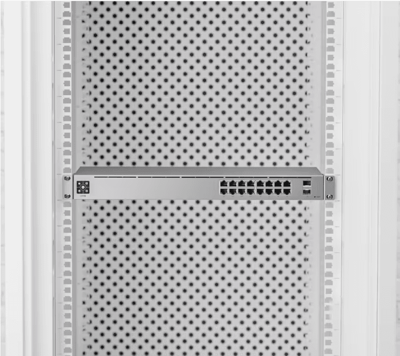 Ubiquiti Unifi Standard 16 PoE 16-port, Layer 2 PoE Switch, Silent, Fanless Cooling System, 42W total PoE Availability| USW-16-POE (42W) - product view 3 of 3