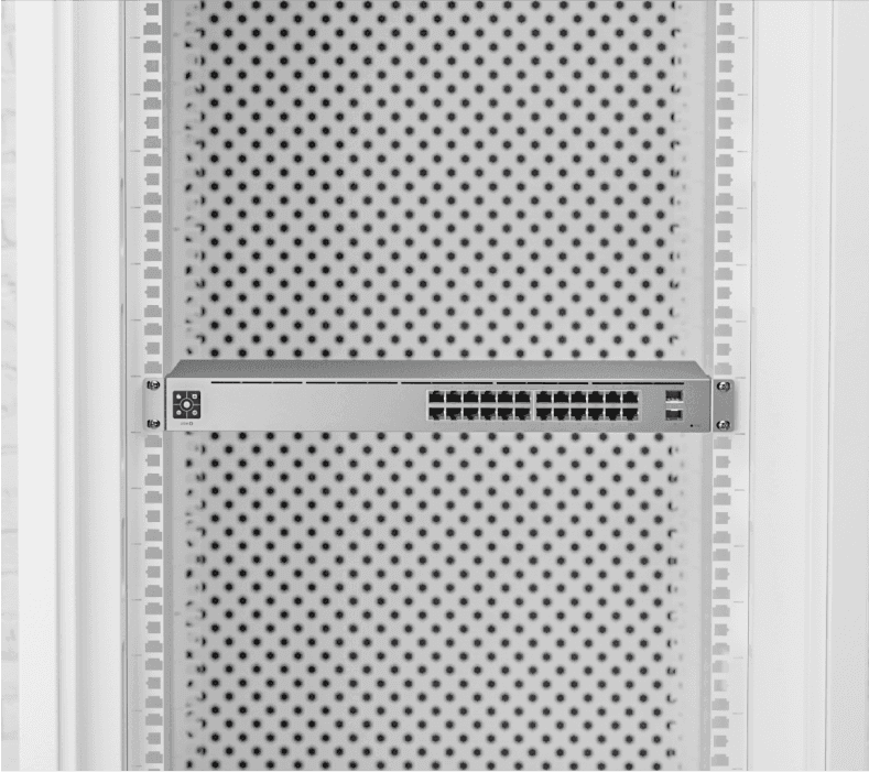 Ubiquiti Ubiquiti Networks UniFi 24-Port Gigabit PoE+ Compliant Managed Switch with SFP, 38.69 Mpps Fwd Rate, 52 Gb/s Switching Capacity, 1.3" Touch Display, UniFi Controller, White | USW-24-POE - product view 3 of 3