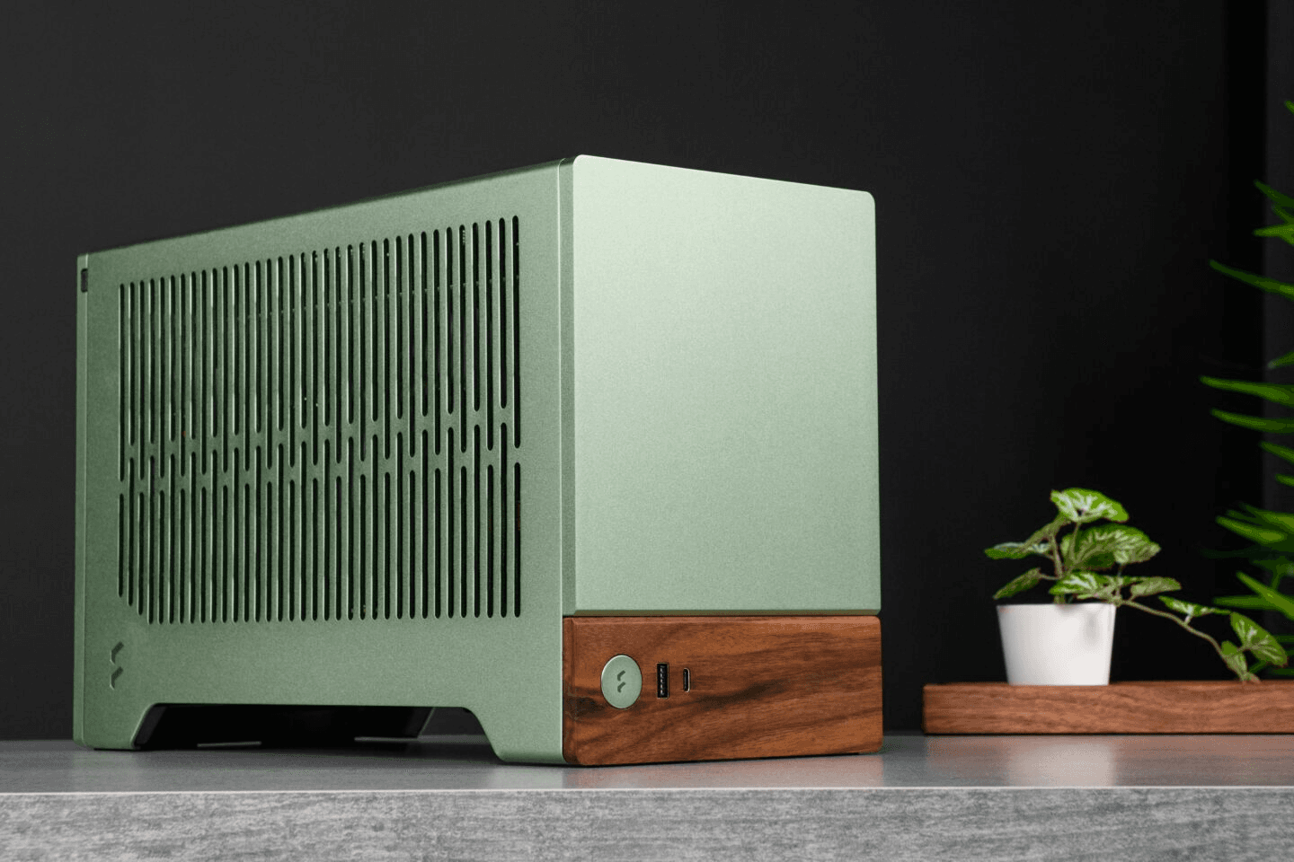 Portable Mini-ITX Gaming PC (Fractal Terra Jade), Ryzen 5 7500X3D, RTX 5070 12GB, 32GB DDR5 6000MHz, 2TB NVMe 7000MB/s, 750W SFX - product view 2 of 5