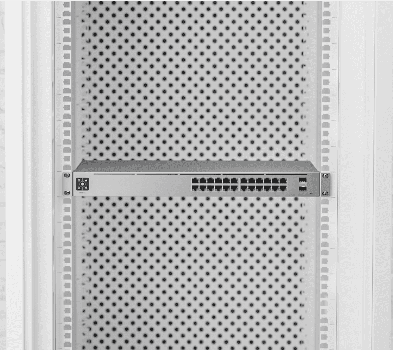 Ubiquiti Unifi  USW-Pro-24-PoE  A 24-port, Layer 3 switch capable of high-power PoE++ output, (16) GbE PoE+, (8) GbE PoE++ ports, (2) 10G SFP+ ports, 400W total PoE availability, DC power backup-ready, Layer 3 switching, Near-silent cooling - product view 3 of 3