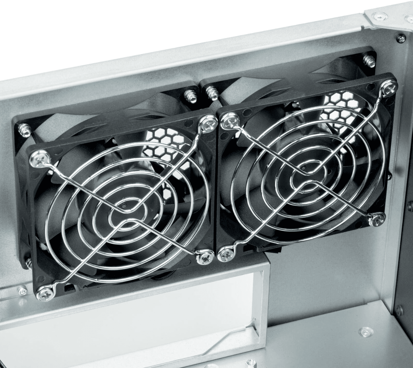Silverstone SilverStone RM600 6U Rackmount Chassis, Up to SSI-EEB Motherboard Support, 2x Pre-Installed 80mm Fans Included, Up to 360mm Radiator Support, Steel Material, Black | SST-RM600 - product view 2 of 8
